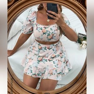 Light Pink Floral Cropped Blouse & Ruffle Hem Skirt 2 Piece Set 4xl